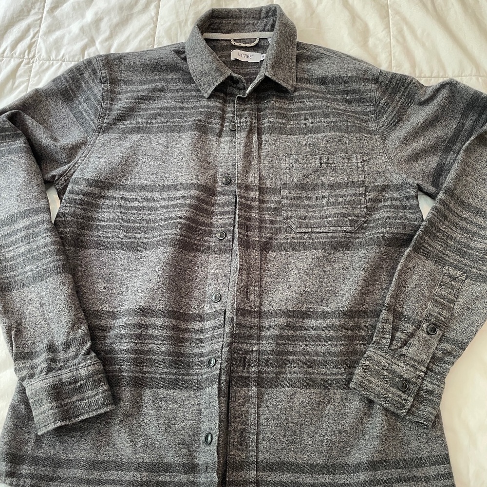 Univibe Mens Heavy Cotton Button Down Shirt size M